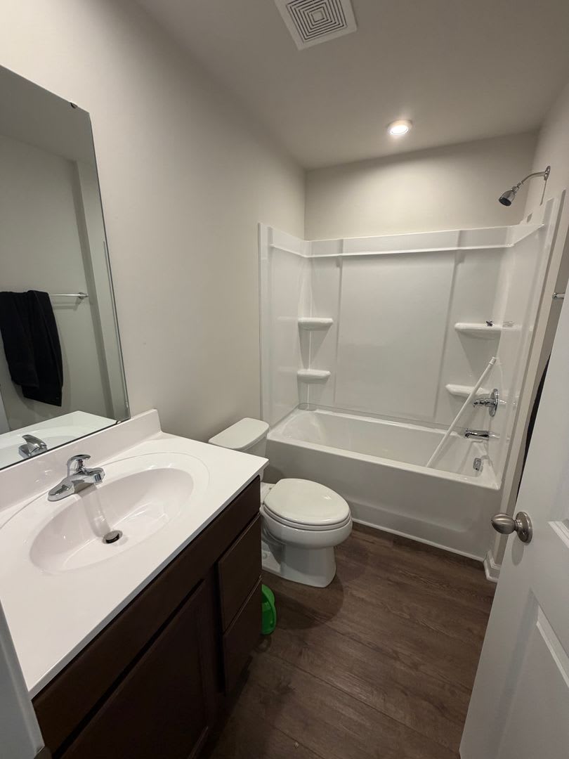 3 bedroom home with 1 car garage available now! – photo 1 of 13