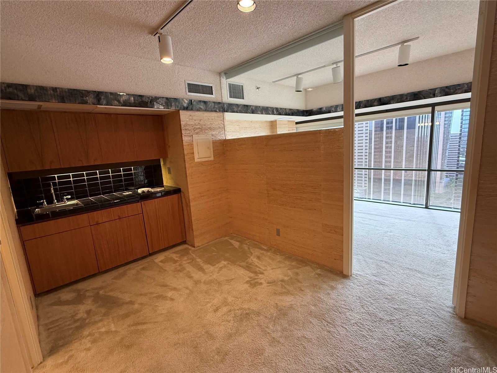 1188 Bishop Street – photo 1 of 6