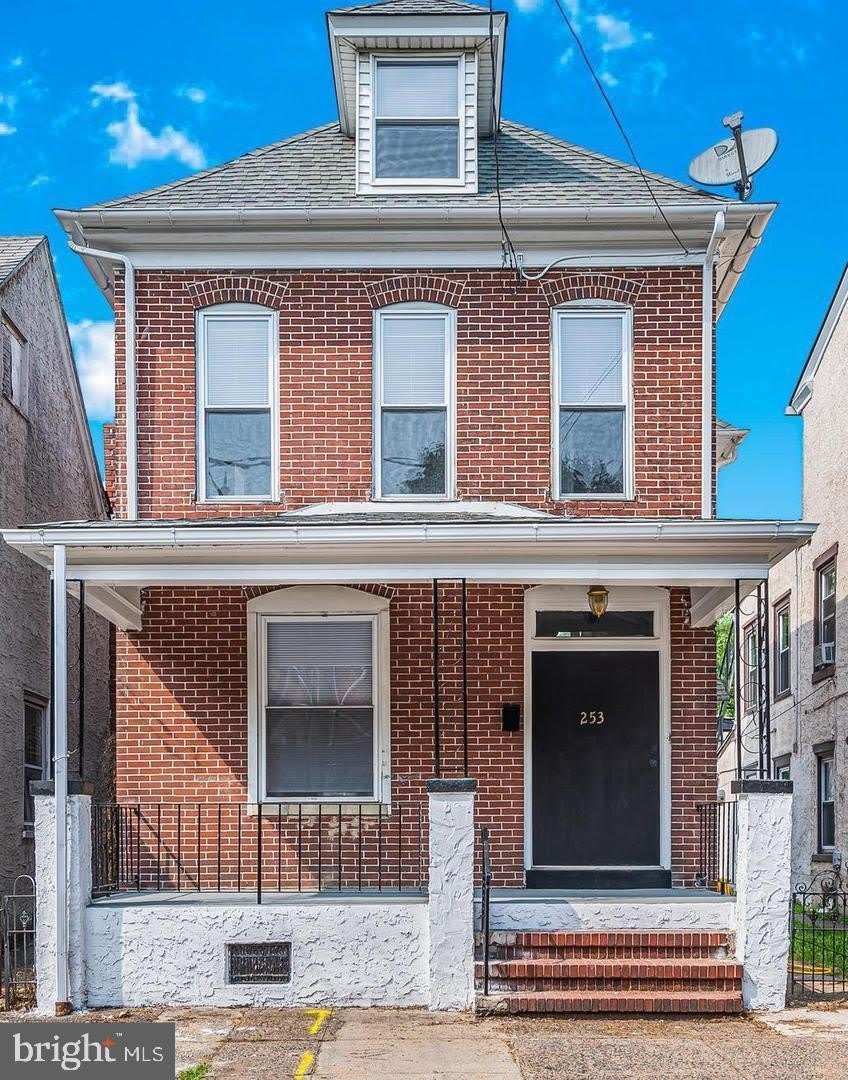 253 Beech Street – photo 1