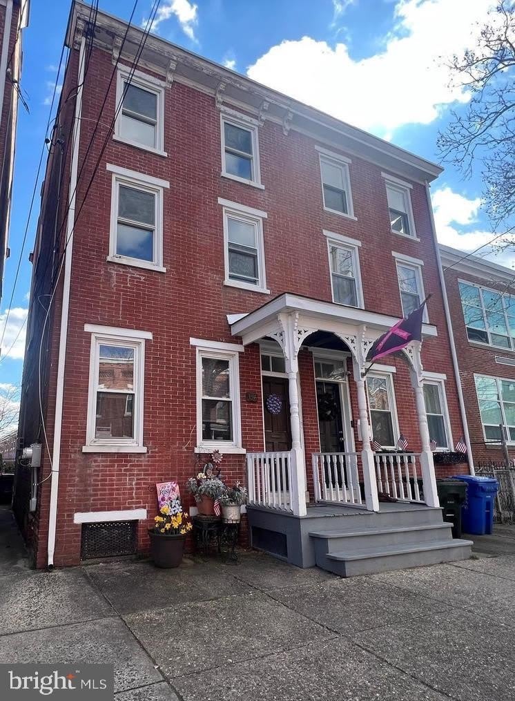 336 BARCLAY Street – photo 1 of 14