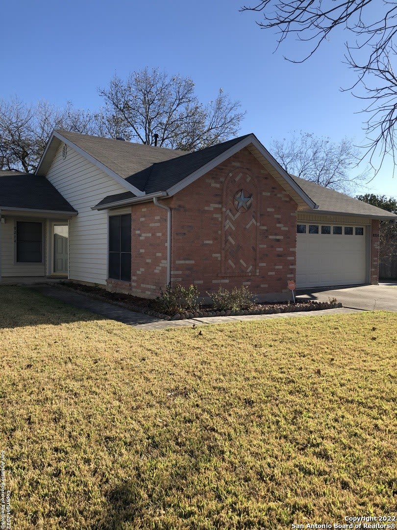8214 Spring Town St – photo 1 of 155
