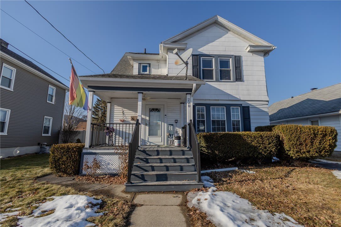 220 Kingsbury Avenue – photo 1