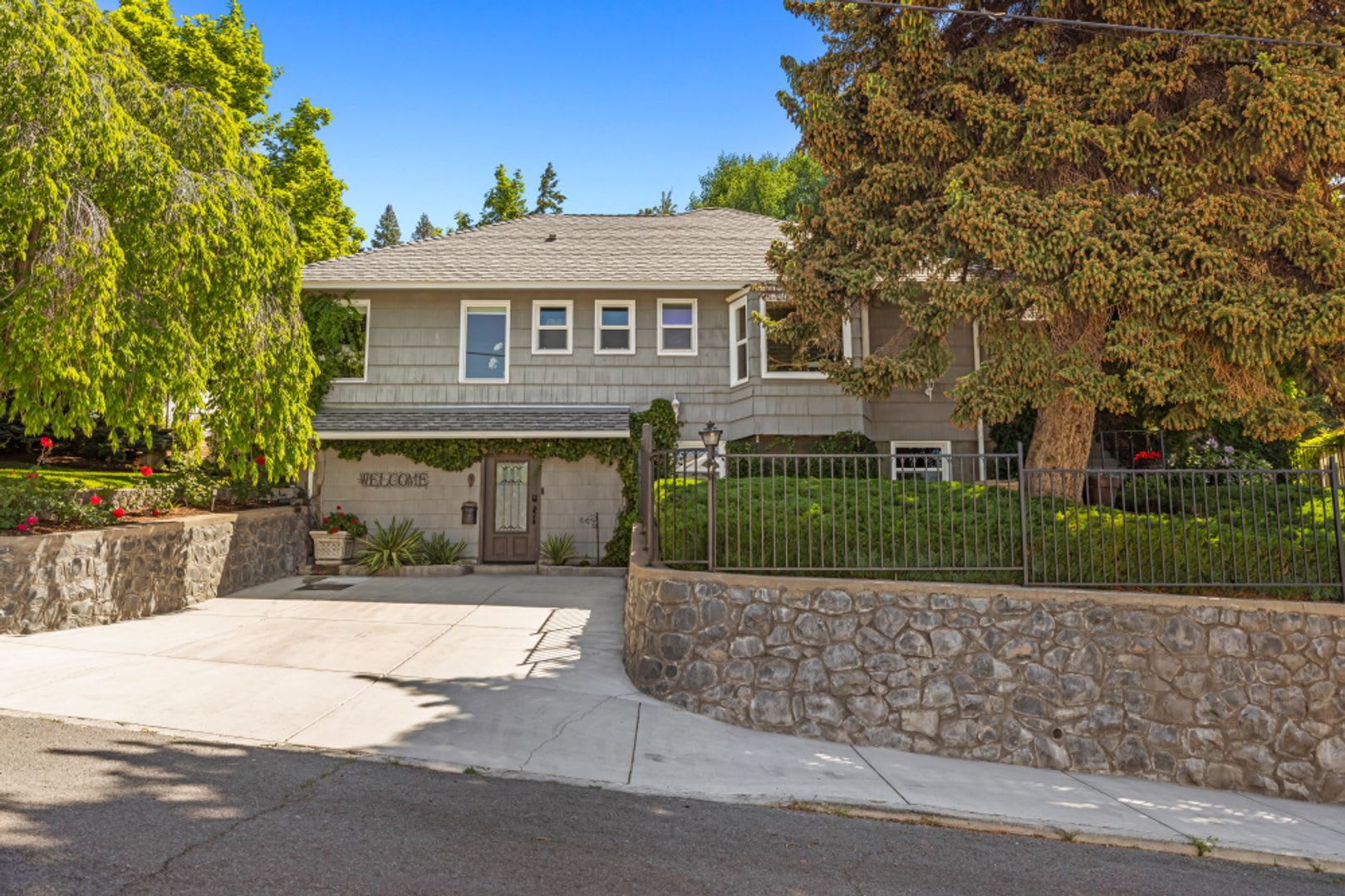 525 Mesa St – photo 1