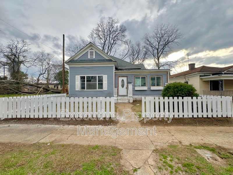 811 17th Street – photo 1