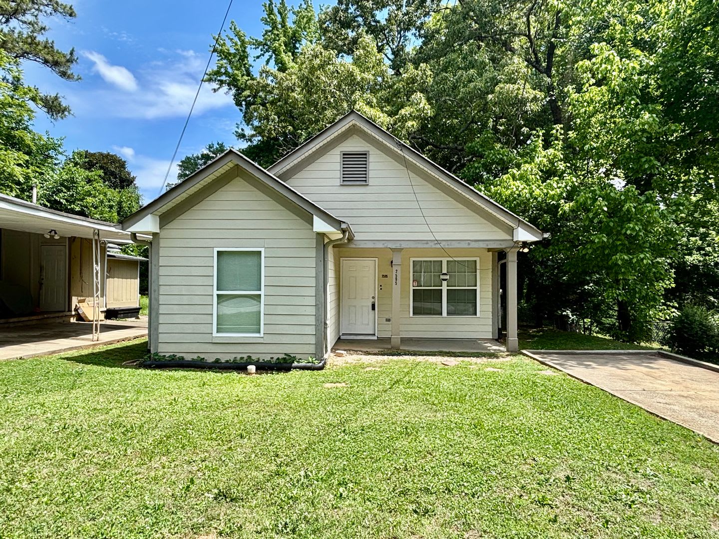 2595 Elliott Street – photo 1