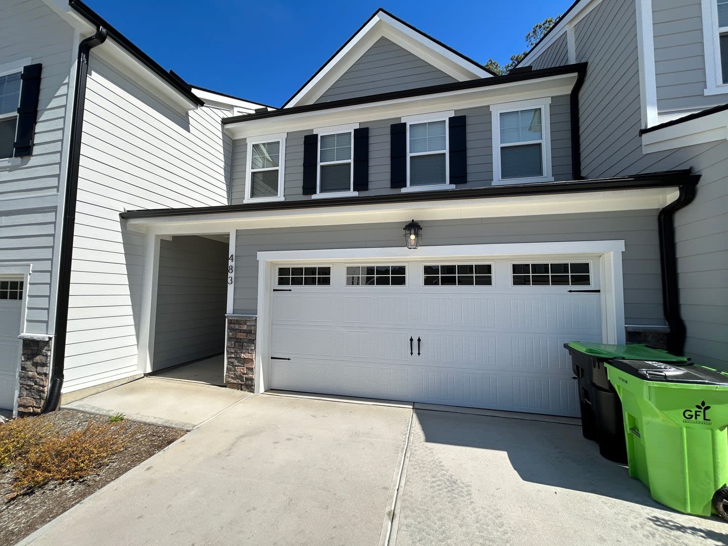Room In 4 Bedroom Townhome At Clark Creek Ln – photo 1