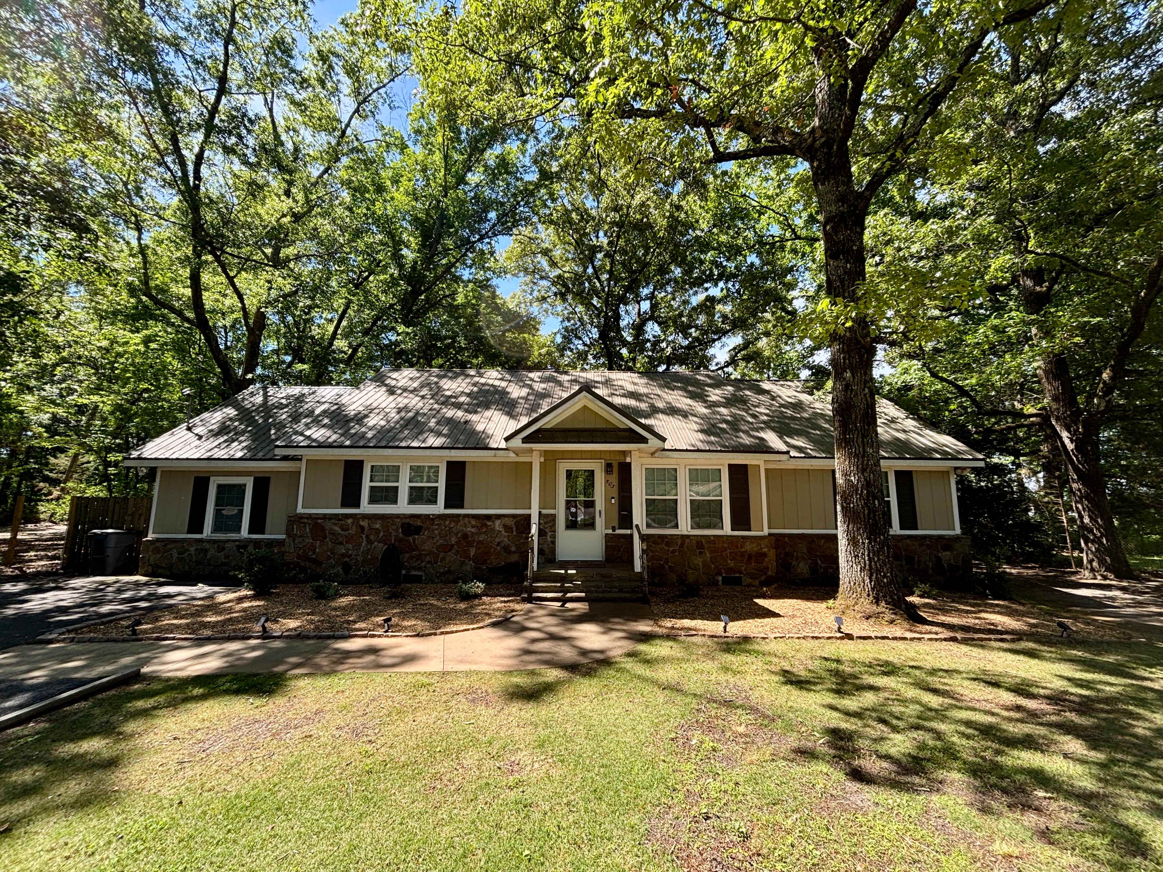 503 Lake Condy Rd – photo 1 of 203
