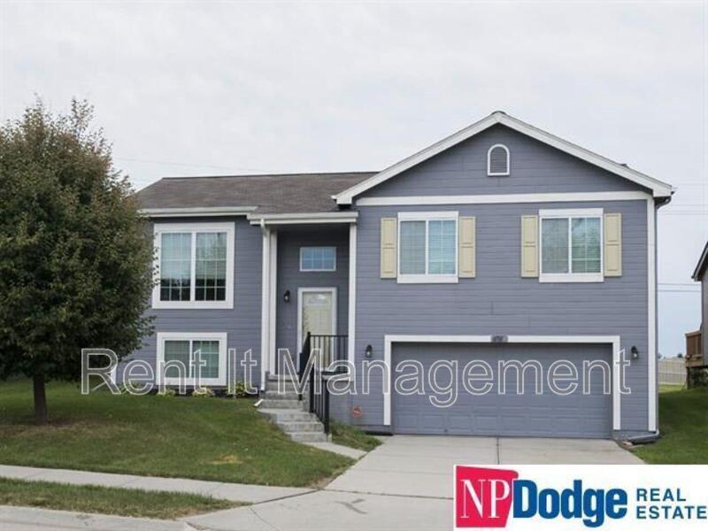 4701 N 168 Avenue – photo 1 of 16