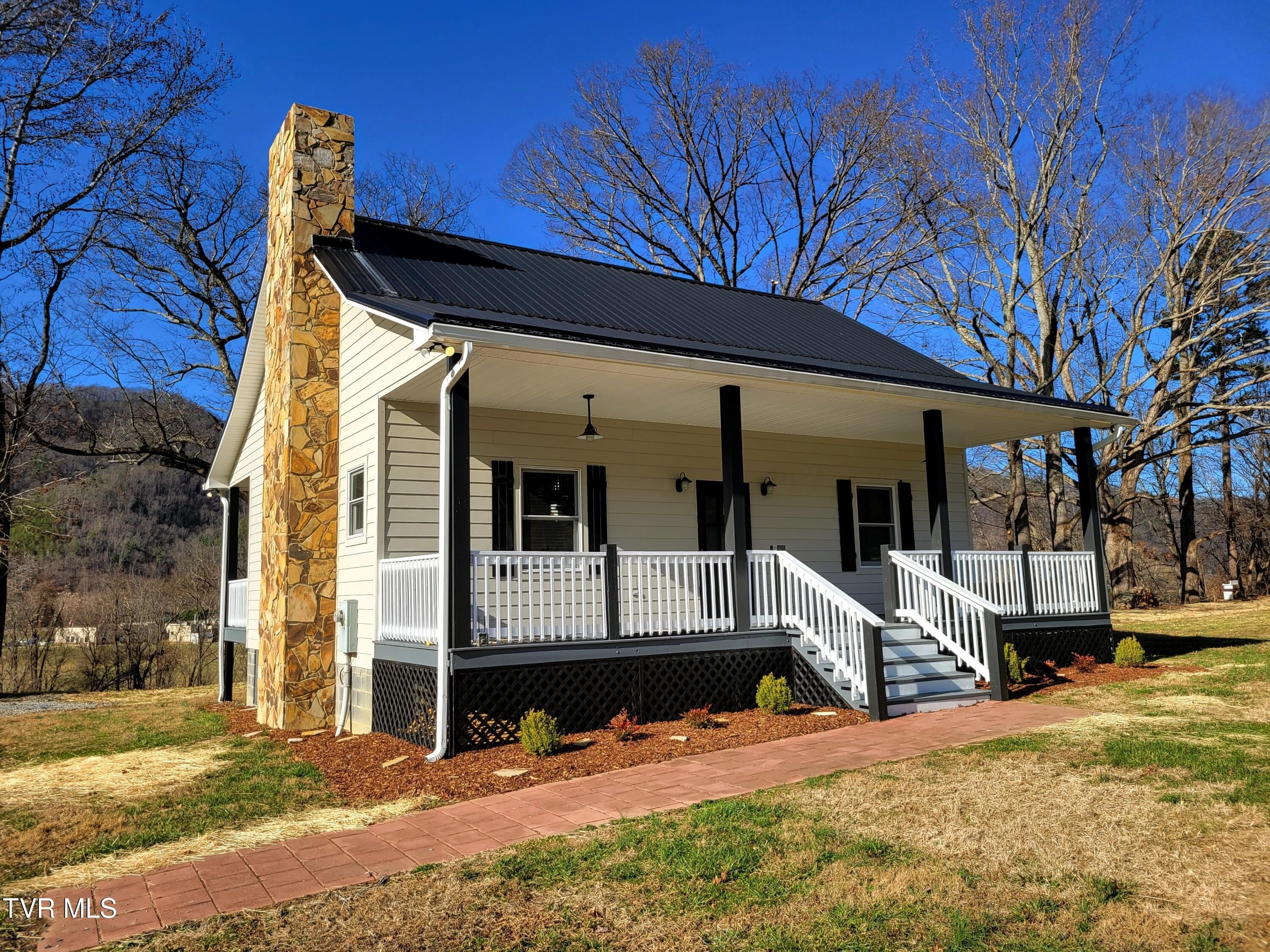 109 Carey Lane – photo 1 of 22
