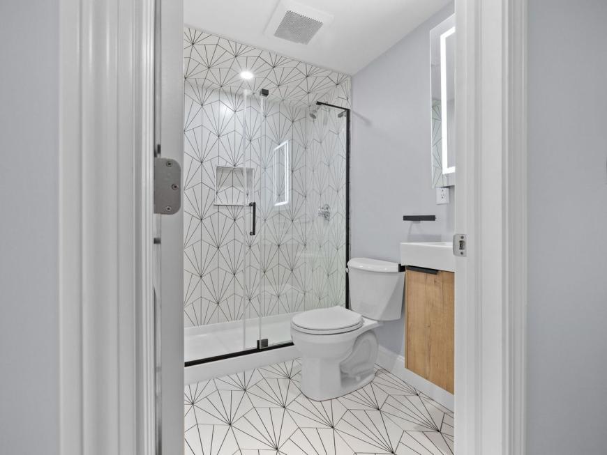 17 Tesla Ave. – photo 1
