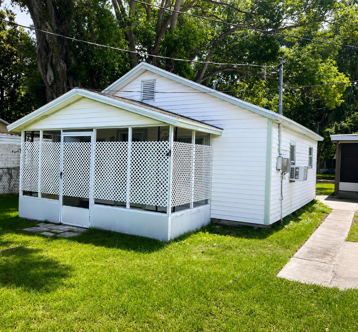 Stand-Alone 1BR Cottage Home Near Downtown Zephyrhills! – photo 1