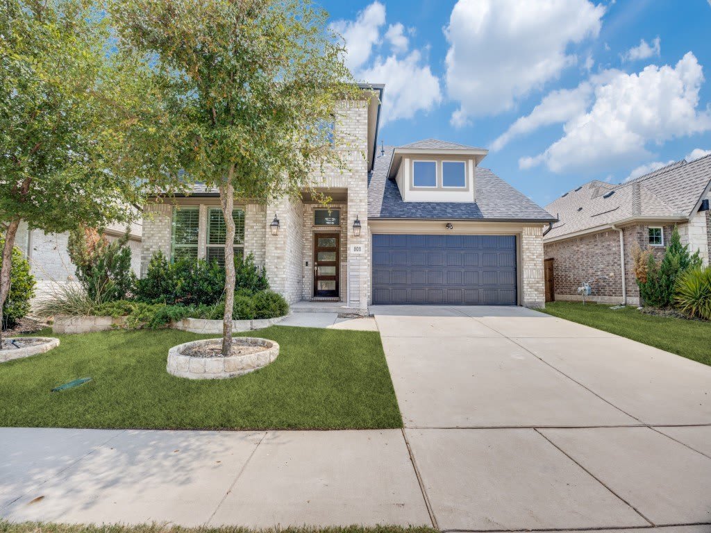 808 Mathew Drive – photo 1