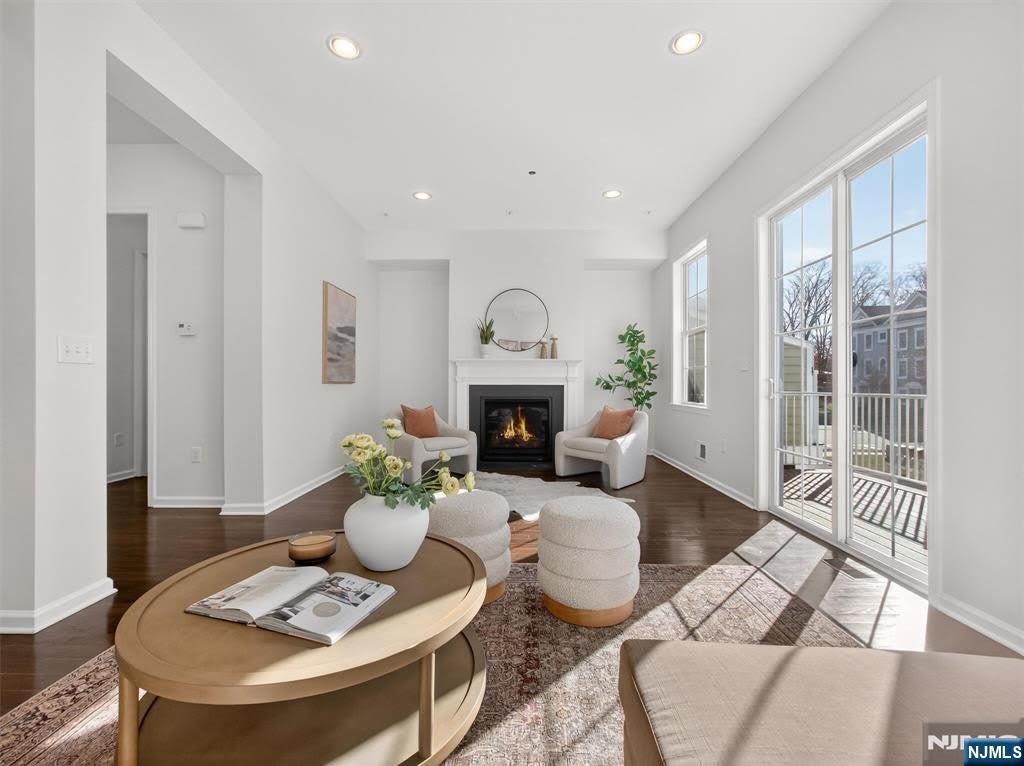 23 Roosevelt Drive – photo 1 of 42