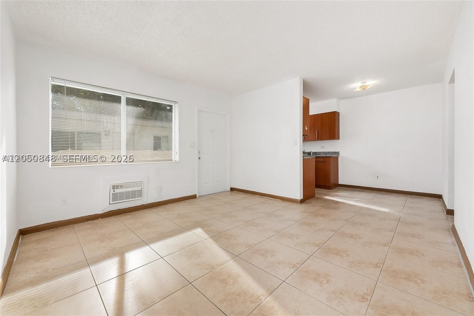 932 Moffett St – photo 1
