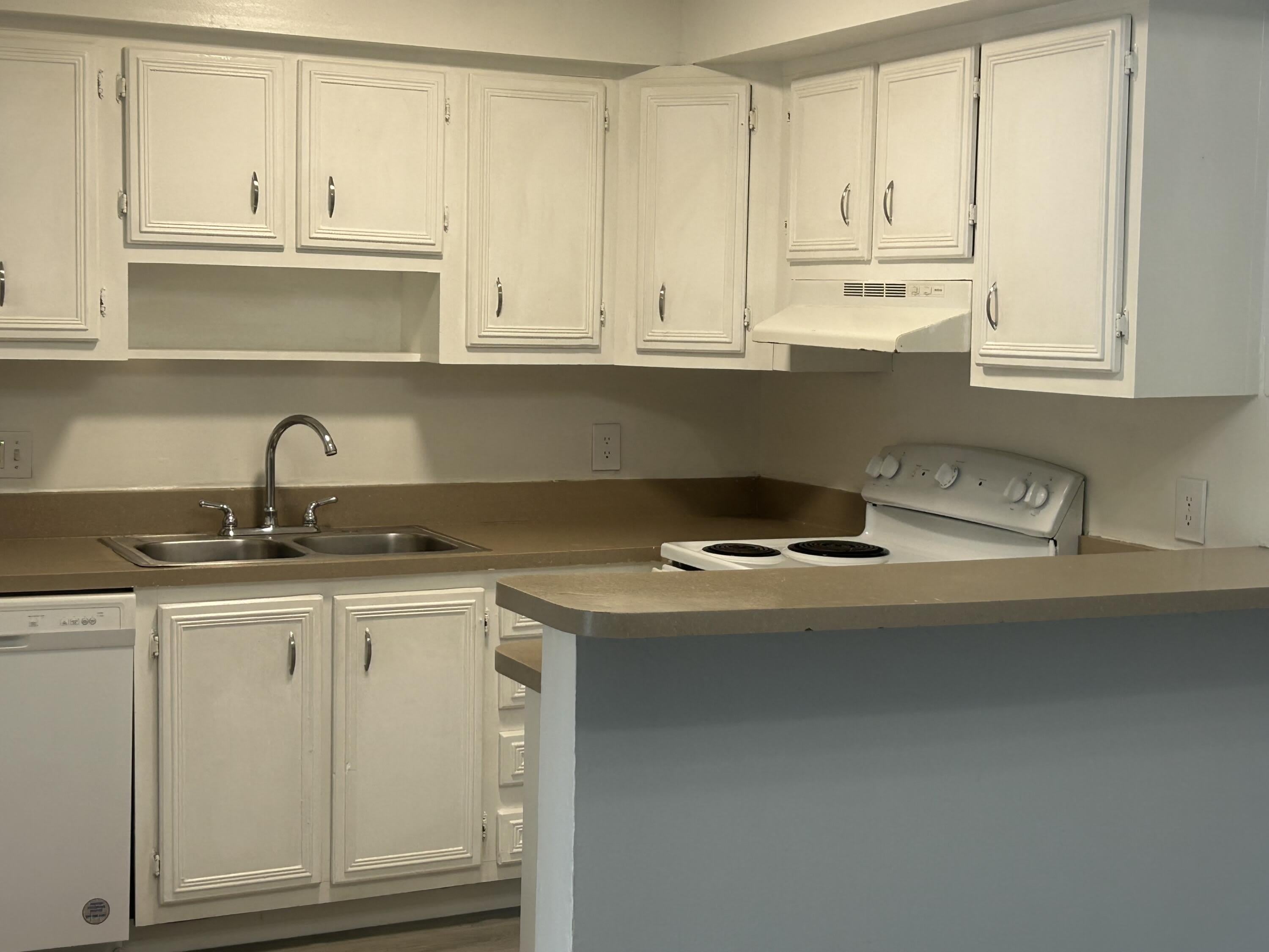 3220 Nw 84Th Avenue – photo 1