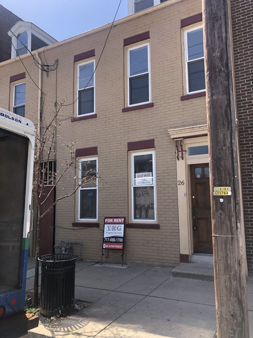 Spacious downtown Columbia Home 3BR/2/BA – photo 1 of 10