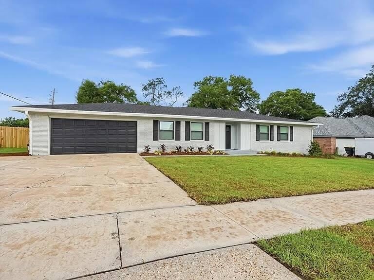 251 Briarwood Circle – photo 1