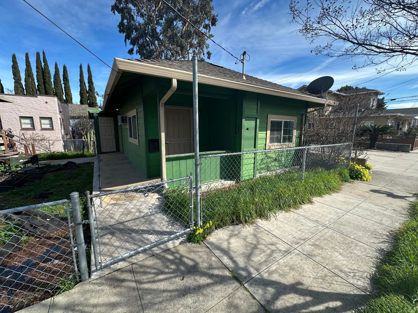 Cozy 1 Bed 1 Bath Home In Antioch – photo 1 of 152