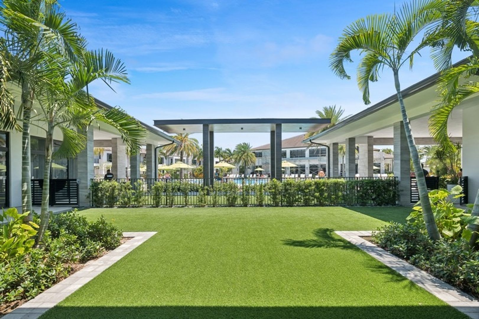 Premium Lake-View URBANA Residence Steps from Downtown Doral – photo 1