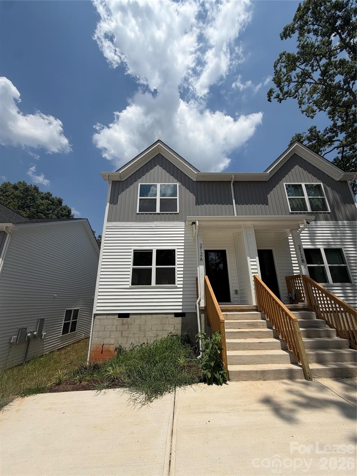 212 N Yadkin Avenue – photo 1 of 18