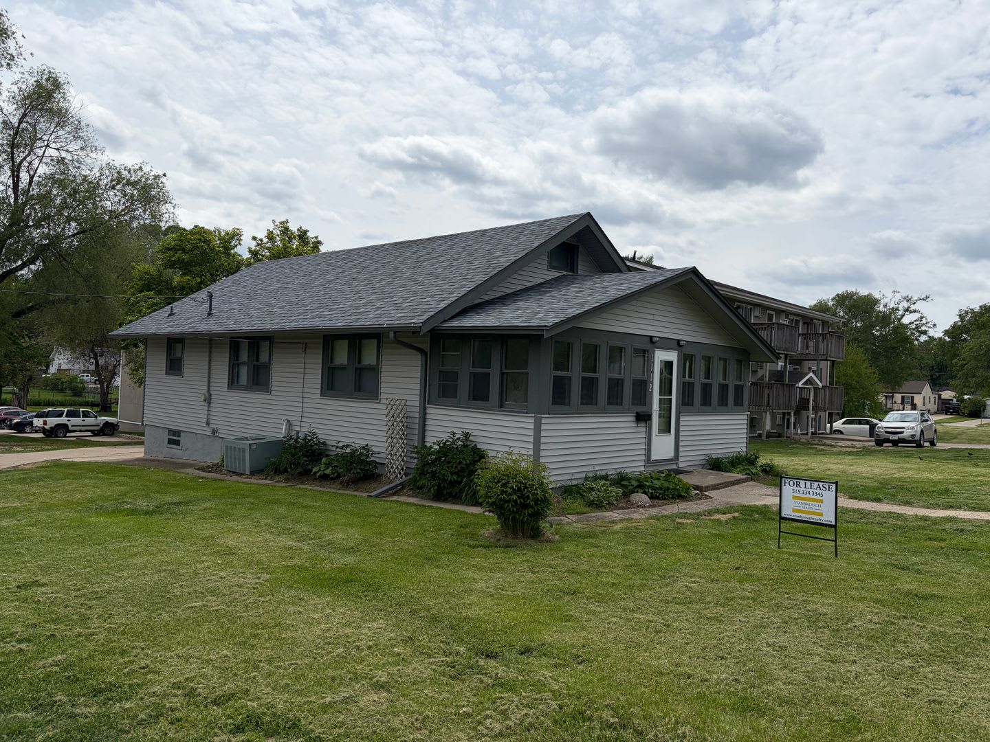 SPACIOUS 2 Bedroom Single Family Home! – photo 1