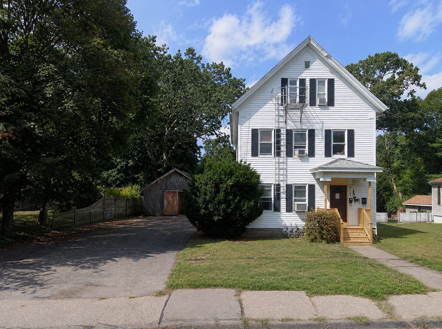 155 Oak St. Unit 3 – photo 1 of 13