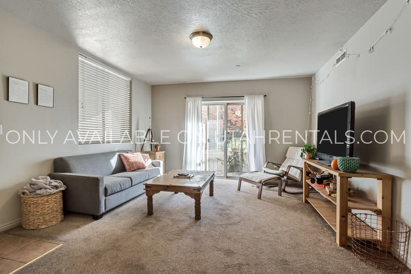 843 E 620 N – photo 1