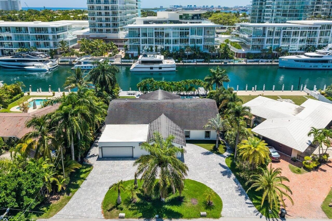 2540 MERCEDES Drive – photo 1