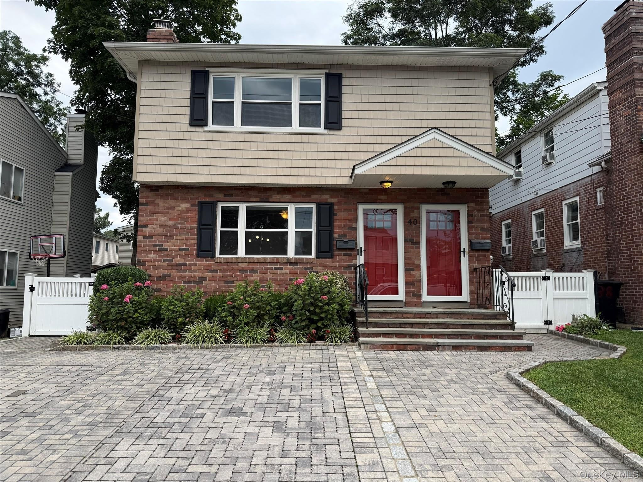 40 Edgewood Road – photo 1 of 17