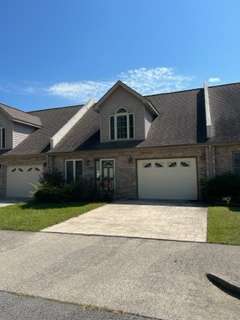 36 Village Green Dr – photo 1 of 19