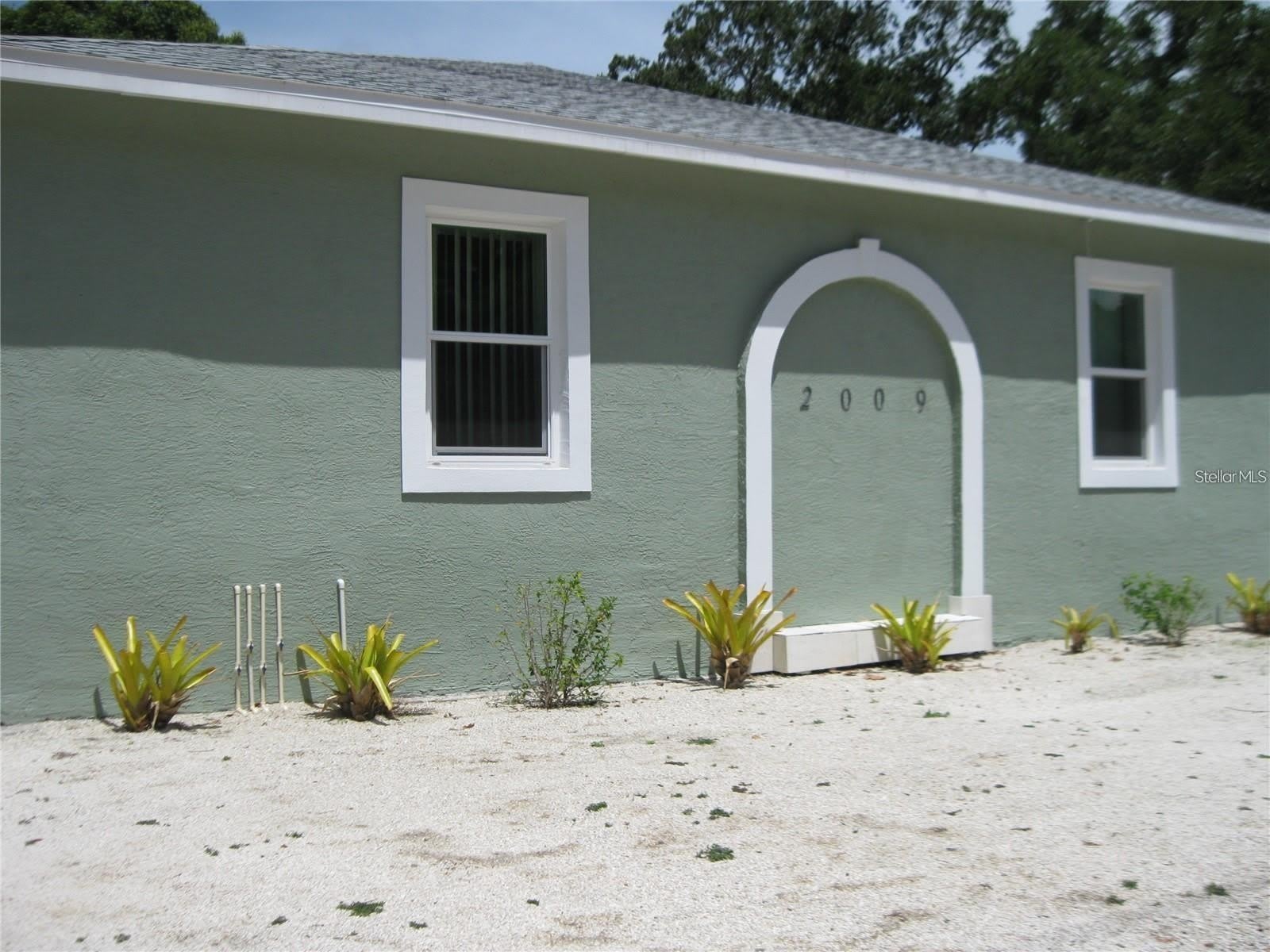 2009 COCOANUT Avenue – photo 1