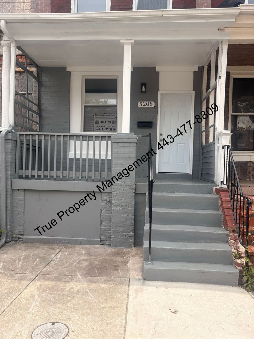 Spacious 3-Bedroom Home with In-Unit Washer & Dryer – Only $1,400/Month – photo 1
