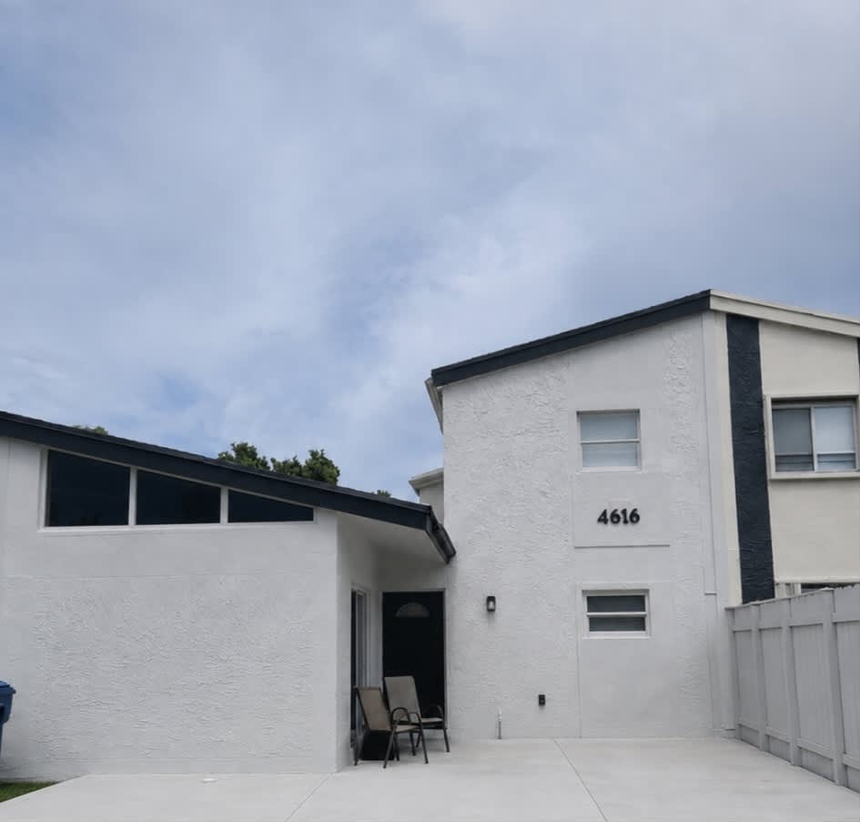 4616 Nw 185th St – photo 1