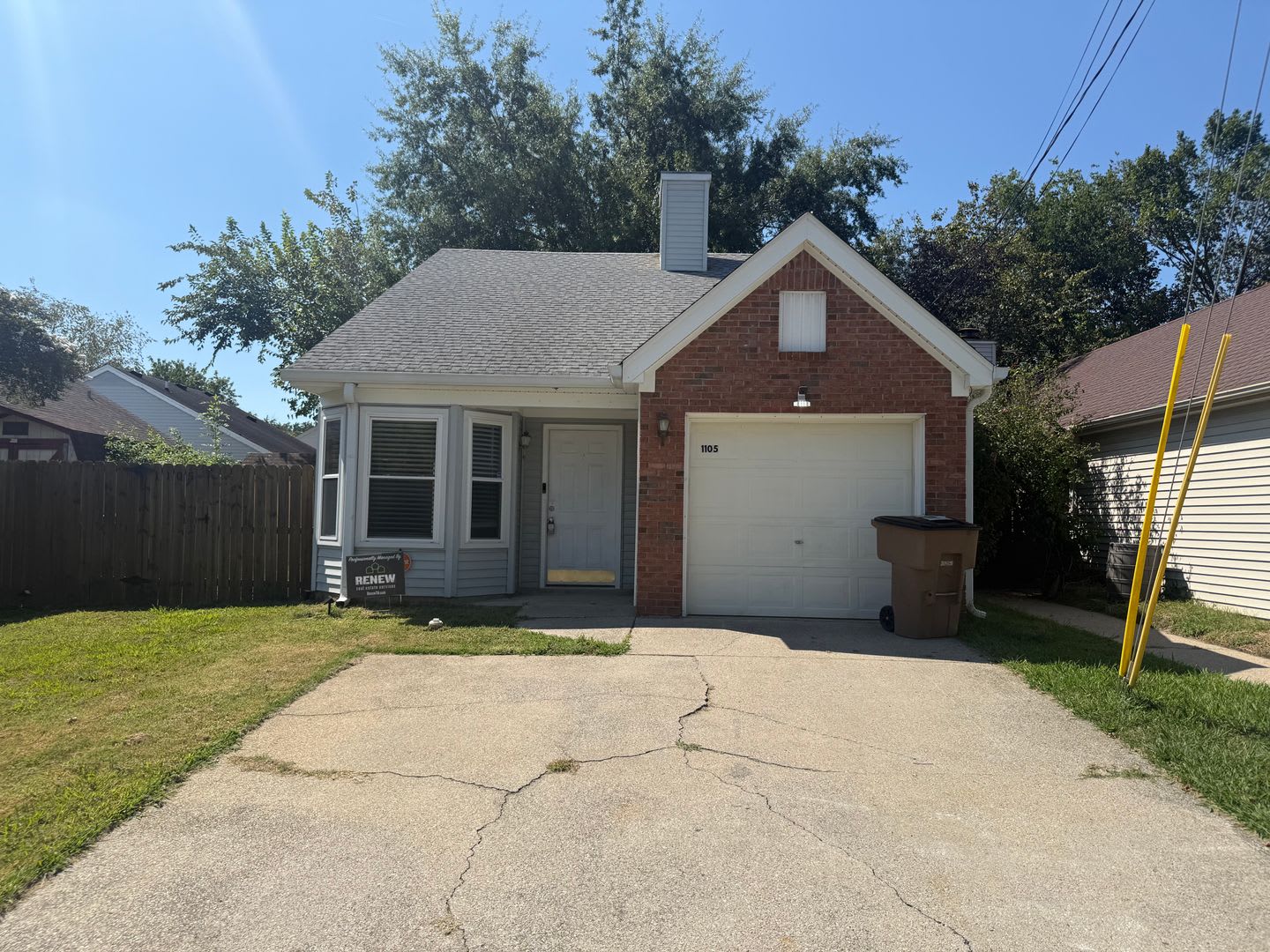 Cute Two Bedroom House In Donelson Garage Fenced Backyard – photo 1
