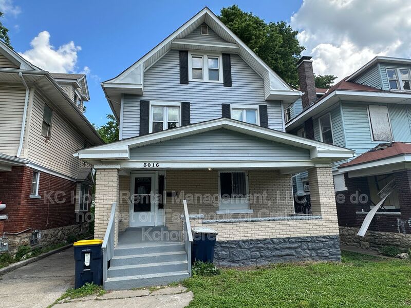 3016 E. 32nd St. – photo 1