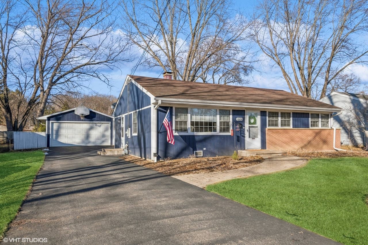 16250 W Arlington Dr – photo 1 of 18