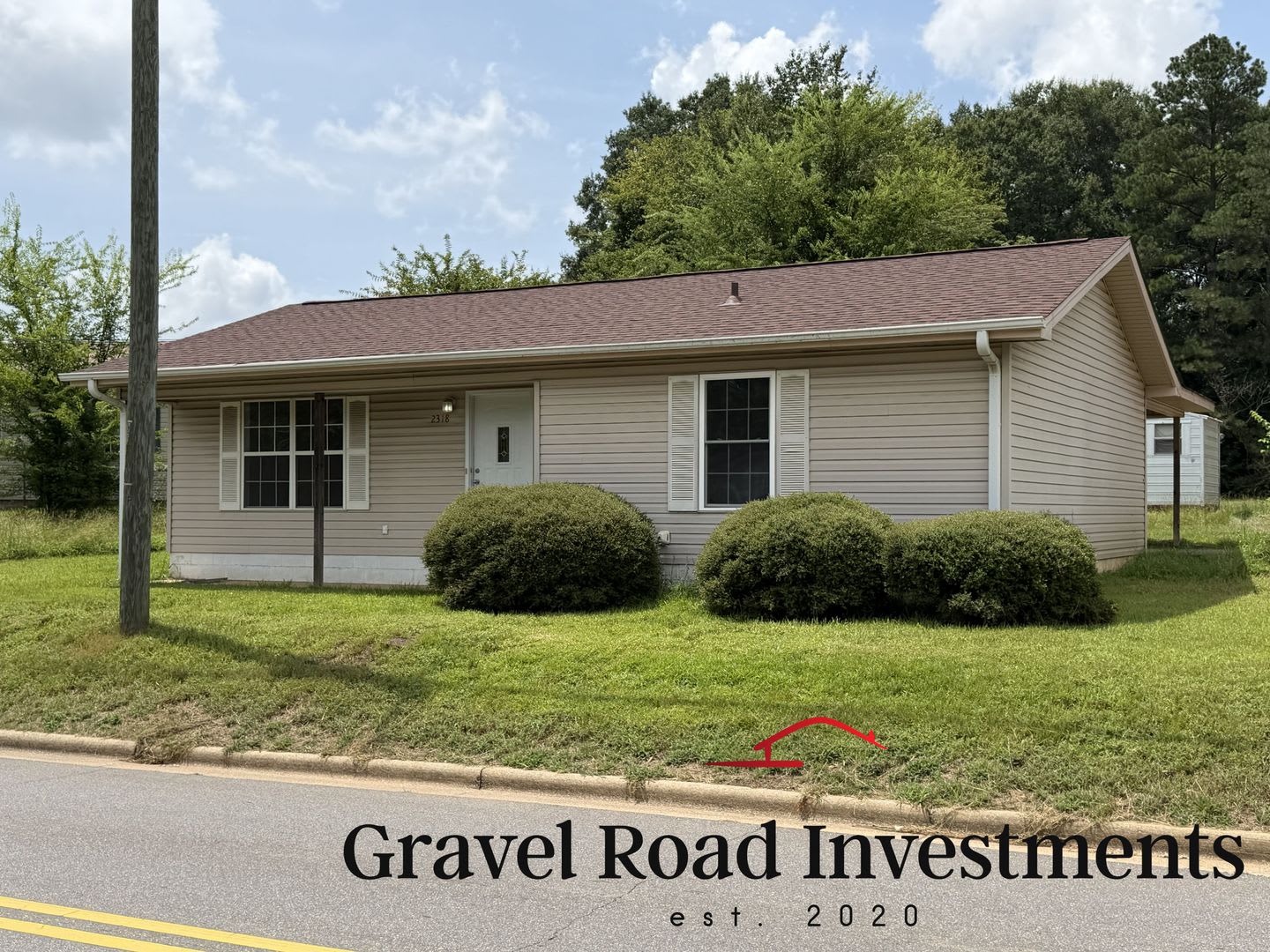 Freshly Updated 3 Bedroom, 1 Bathroom Home – photo 1