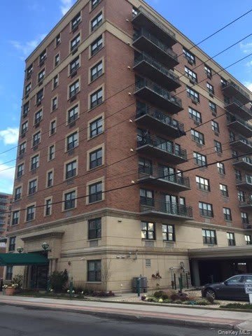 26 W Broadway – photo 1