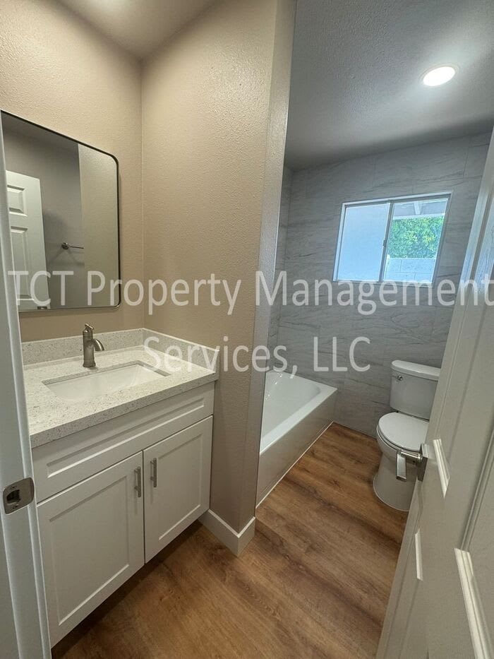 501 East Erie Street – photo 1