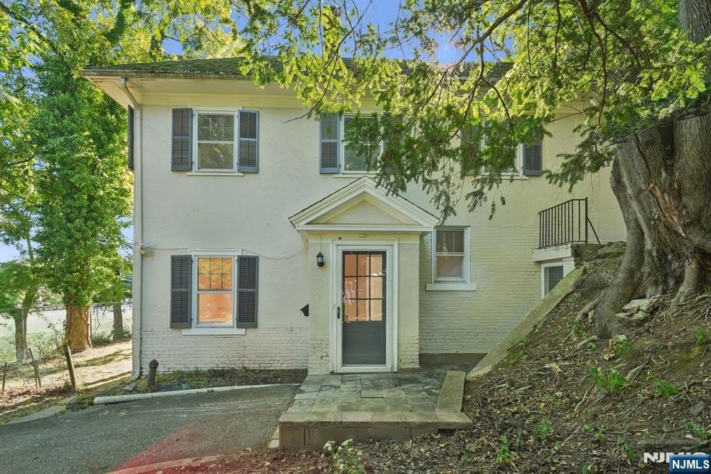 25 Prospect Avenue – photo 1