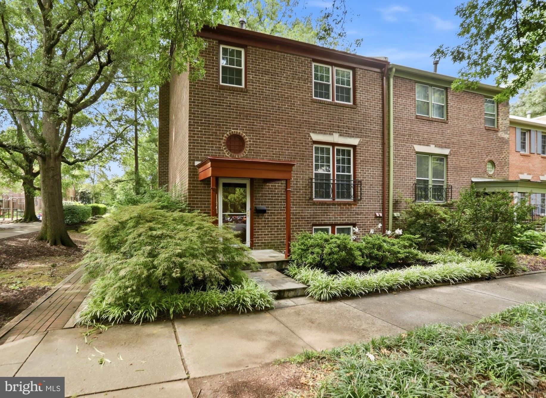 11741 NORTH SHORE Drive – photo 1 of 28