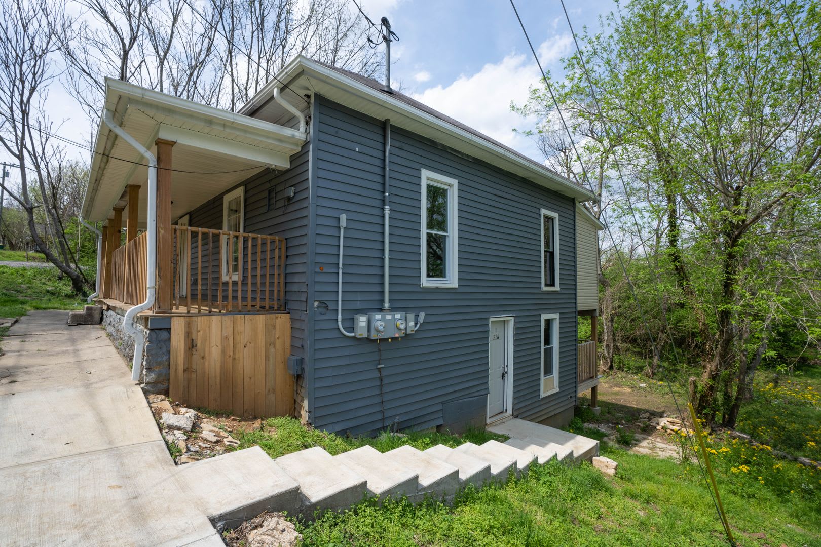 AVAILABLE NOW at a Good Price. 1 Bed 1 Bath FOR LEASE in Lewisburg. $700 Rent. – photo 1 of 10