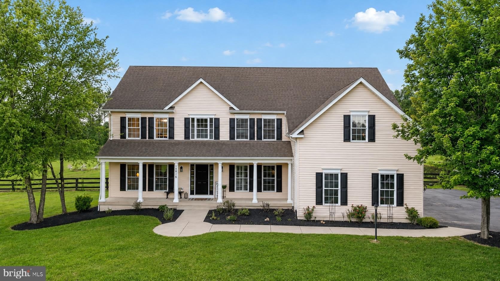 18616 FOGGY BOTTOM Road – photo 1 of 128
