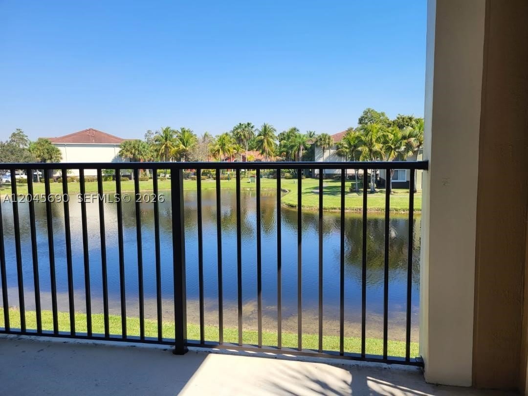 8070 N Nob Hill Rd – photo 1