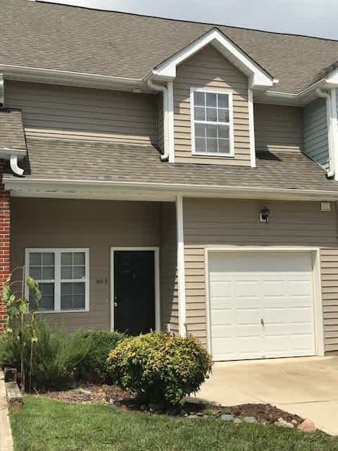 Spacious 3Br 2 5Ba Townhome In Chapel Hill – photo 1 of 334