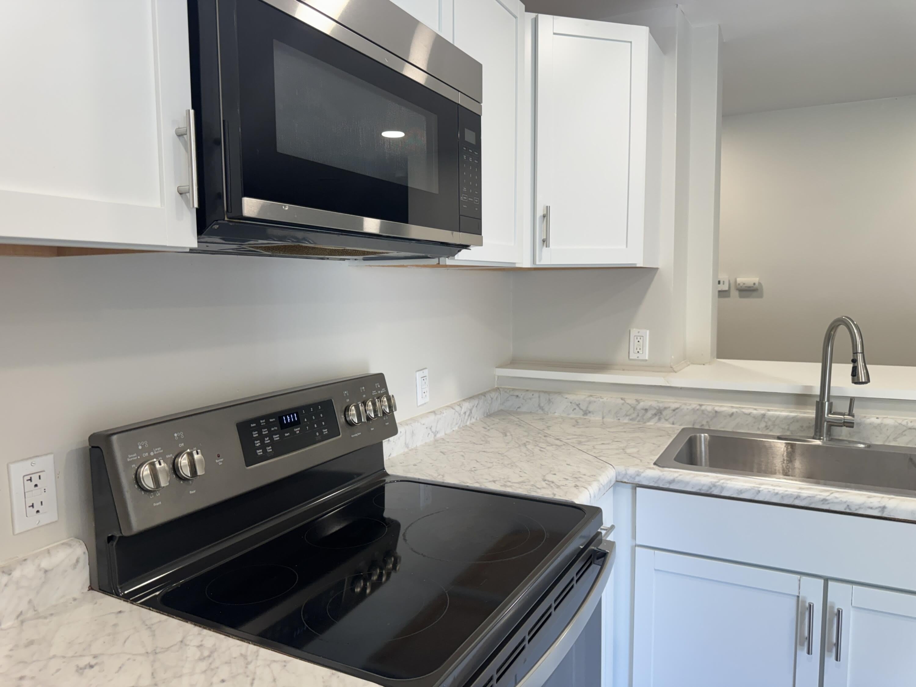 677 Dorset Avenue – photo 1