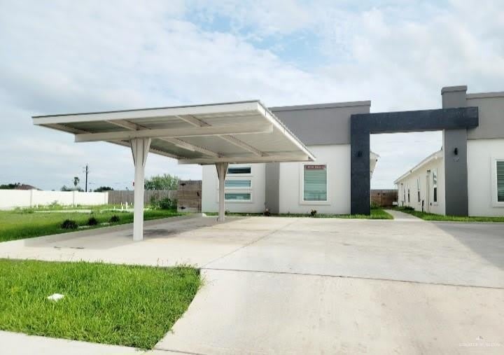 116 W Campeche Avenue – photo 1 of 13