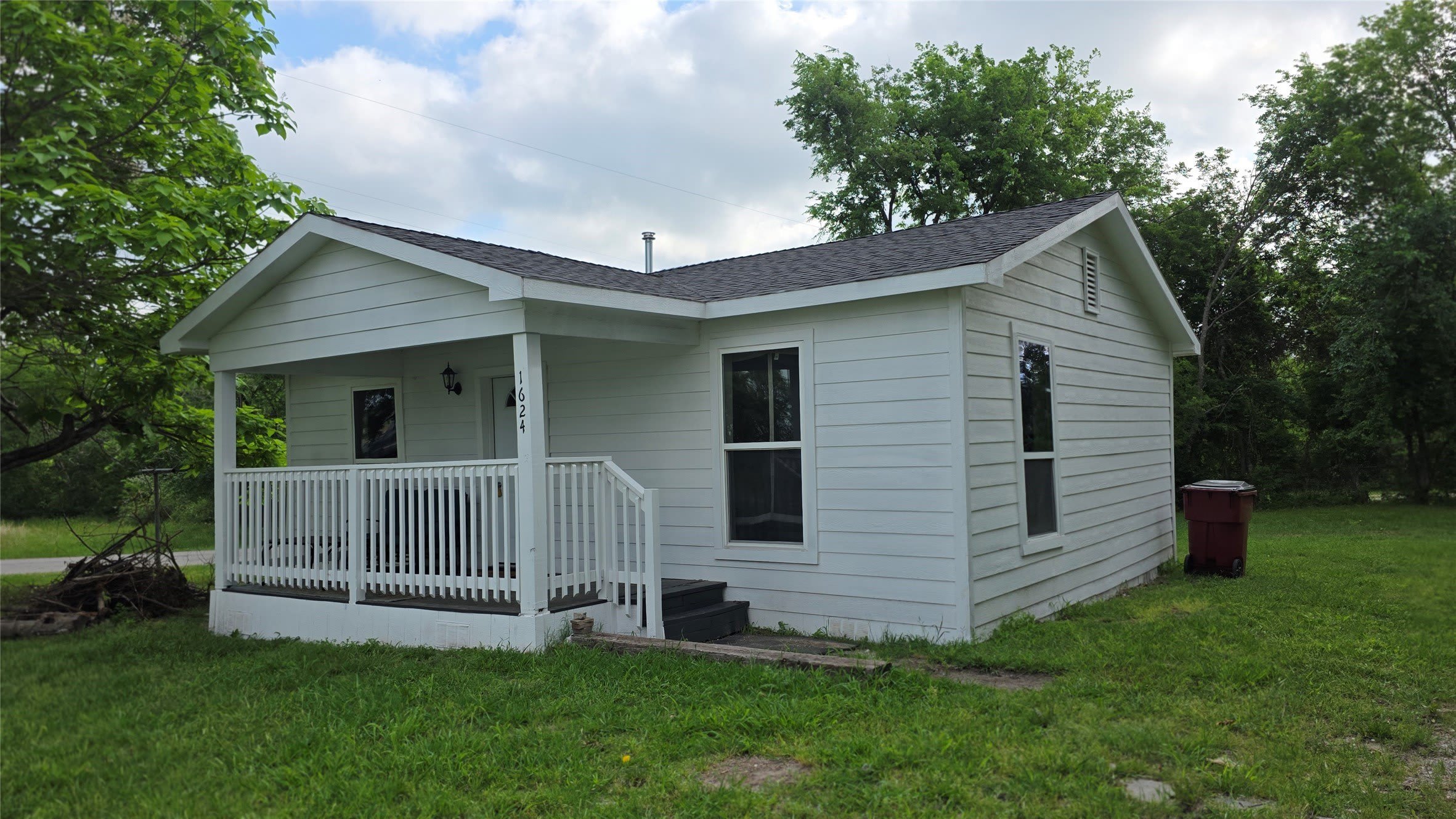 1624 Cedar Street – photo 1 of 8