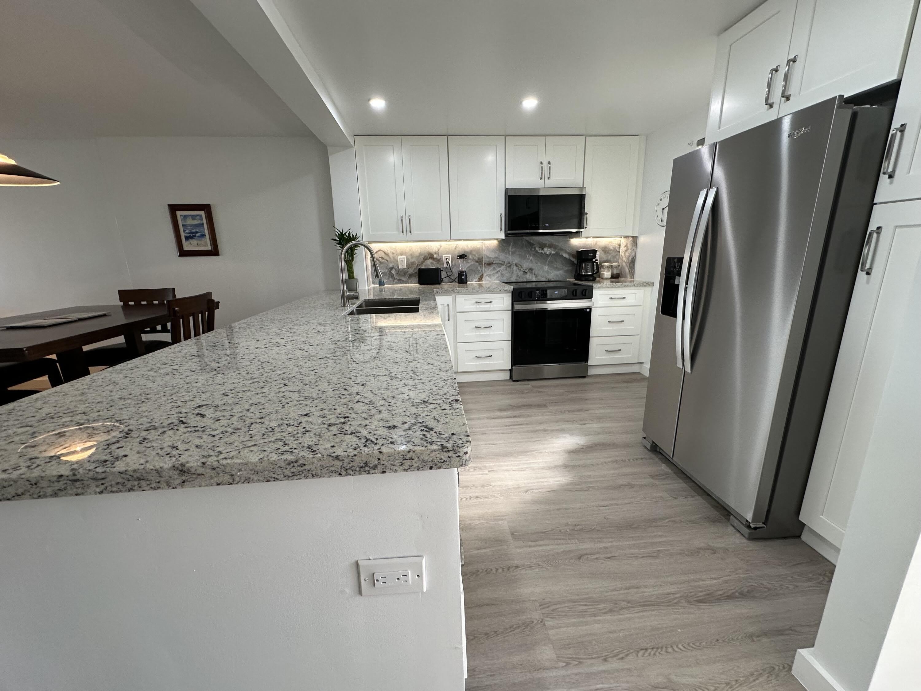 141 SE 3rd Avenue – photo 1