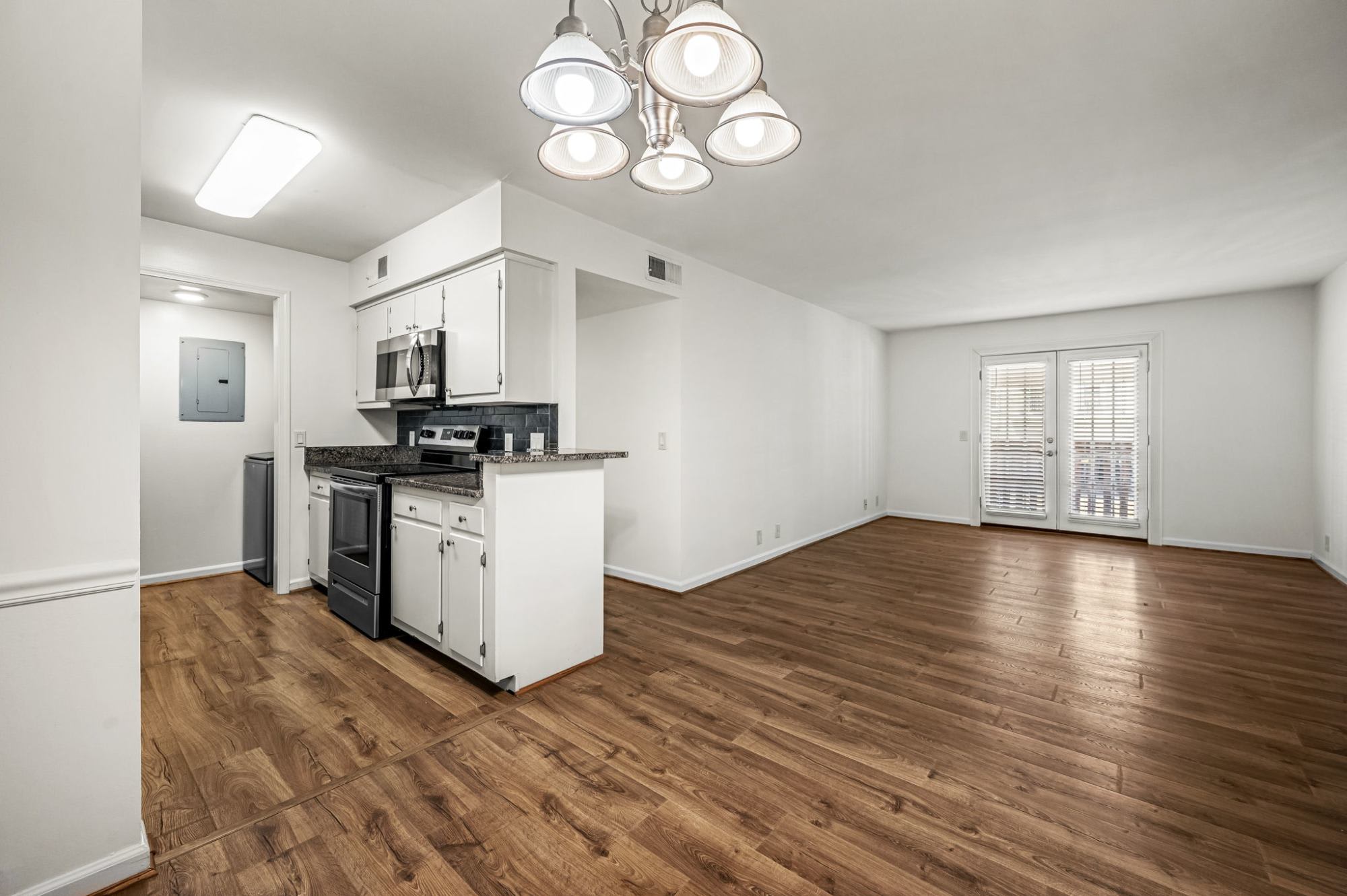 2905 Burch Avenue – photo 1